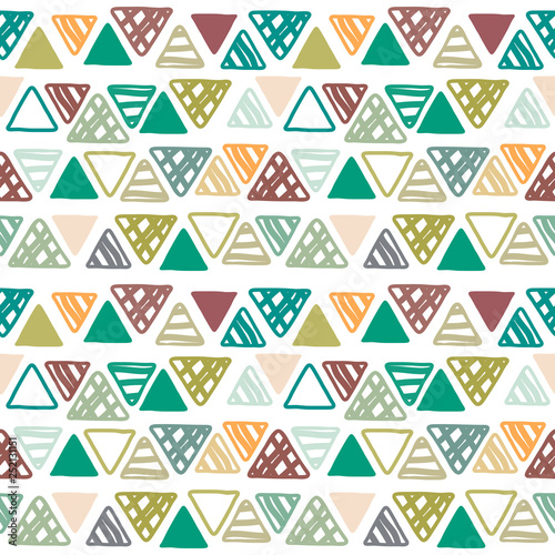 bezszwowy-wzor-doodle-trojboki-na-bialym-tle-etniczny-bezszwowy-wzor-plemienne-tlo-wzor-geometryczny-recznie-rysowane-nieskonczonosci-ilustracji-wektorowych