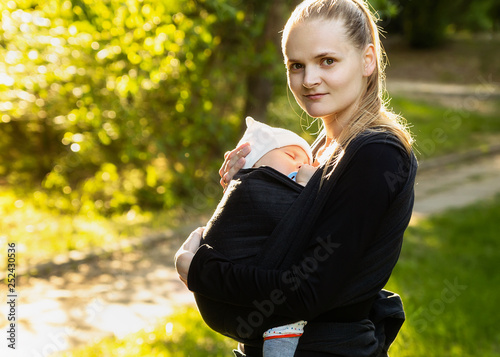 front wrap cross carry newborn