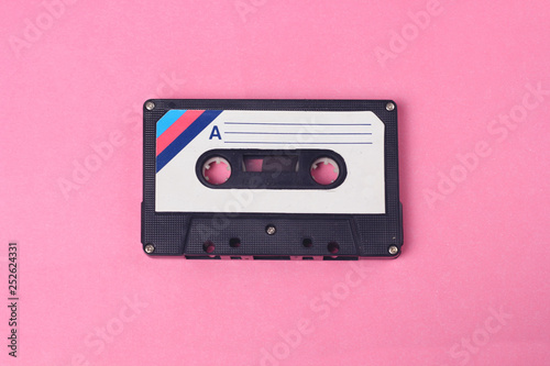Cuadros en Lienzo Audio retro vintage cassette tape 80s style on pink background