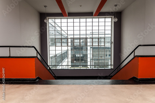 Treppenaufgang Bauhaus Dessau Fototapeta