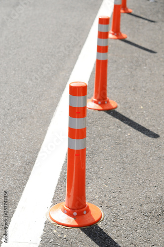 道路の安全ポール Stock 写真 Adobe Stock