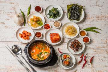 Wall Mural - 典型的な韓国料理　typical Korean foods