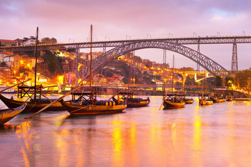Fototapete - Twilight  Douro river, Porto Portugal