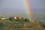 Fototapeta Tęcza - A rainbow above the village of Tignano in the Chianti hills south of Florence in Tuscany