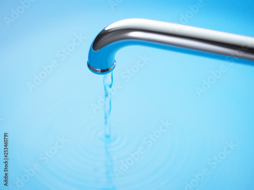 水道 蛇口の水滴 Stock Photo Adobe Stock 水道 蛇口の水滴 Stock Photo Adobe Stock