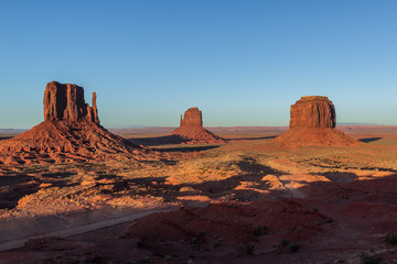 Wall Mural - Monument Valley Navajo Tribal Park on the Arizona-Utah border, USA