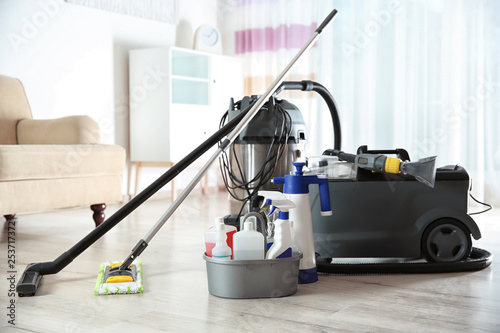 Cuadros en Lienzo Professional cleaning supplies and equipment on floor indoors