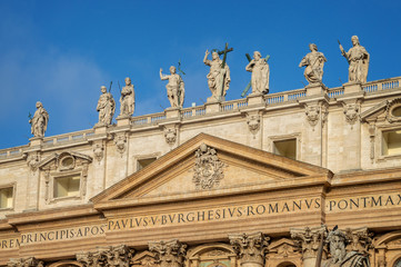 Fototapete - Detail of the facade of St Peter's basilica in Vatican, Rome, Italy
