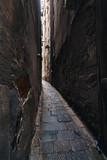 Fototapeta Na drzwi - Narrow streets of Genoa city in Italy