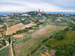 San Gimignano in Italien in der Toscana auf der Luft aufgenommen