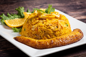 Arroz con pollo colombiano (colombian style rice with chicken meat)