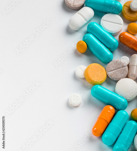 Assorted pharmaceutical medicine pills, tablets and capsules Poster Mural XXL