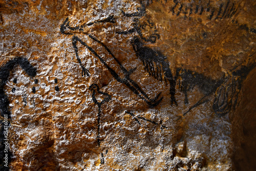 Cuadros en Lienzo Le seul homme peint dans la grotte de Lascaux