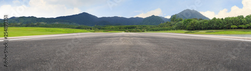 Fotomural Empty asphalt road and mountain nature landscape