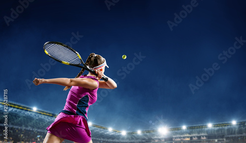  Naklejki Tenis   duzy-tenisista-rozne-media