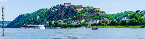Fotografía Panorama Schiffe auf Rhein vor Festung Ehrenbreitstein Koblenz