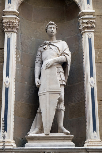 Cuadros en Lienzo Saint George by Donatello, Orsanmichele Church in Florence, Tuscany, Italy