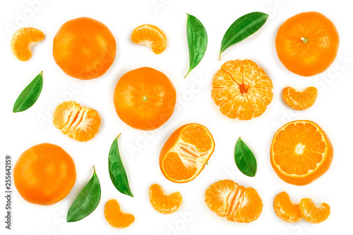 Fotomural tangerine or mandarin with leaves isolated on white background