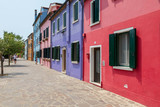 Fototapeta Uliczki - Panoramic view of brightly coloured homes of Burano