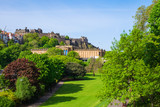 Fototapeta Miasto - Blick auf die Nationalgalerie und die Burg in Edinburgh