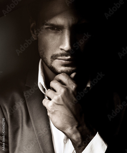 Fotomural Closeup portrait of a handsome young man