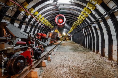 Cuadros en Lienzo Mine equipment and ventilation in underground coal mine