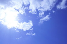 青空と太陽と雲