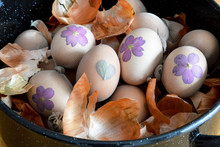 Prepared Easter Eggs For Dyeing With Onion Peels