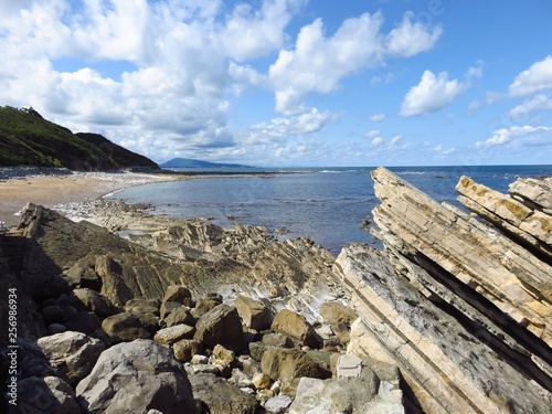 Côte Basque Plage à Guéthary Avec Des Rochers De Flysch