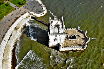 Torre de Belém in Lissabon aus der Luft - Drohnenaufnahmen mit DJI Mavic 2 Pro