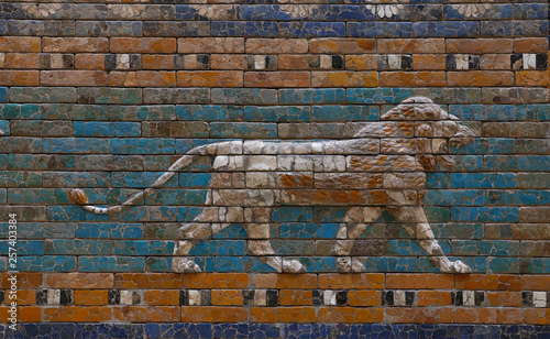 Cuadros en Lienzo Glazed brick bas relief of Ishtar Gate of Babylon