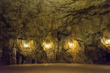 Addentrandosi nelle Grotte di Postumia