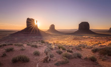 FIRST LIGHTS OVER MONUMENT VALLEY