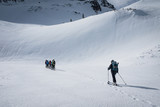 Fototapeta Na sufit - skiing in mountains