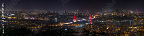 Fotografía Panorama view Istanbul Bosphorus Bridge at sunset