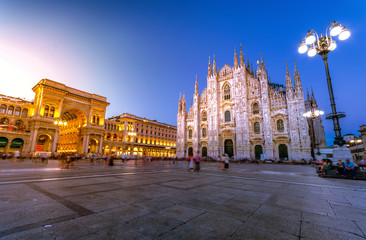 Wall Mural - Milan Cathedral, Piazza del Duomo at night, Lombardia, Italy 