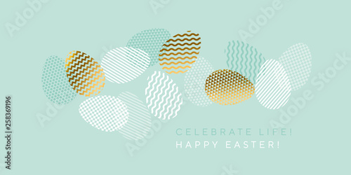 Fresh spring eggs set in tr...
