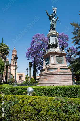 Cuadros en Lienzo Image of a park in the colonial city of Dolores Hidalgo. Mexico