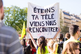 Fototapeta  - Manifestation des Gilets Jaunes à Paris