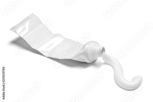 Photographie toothpaste white tube hygiene health care empty used squeezed