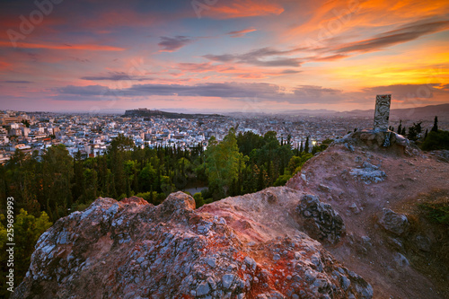 Zdjęcie: View of Athens and Acropolis from Strefi Hill. View of Athens and Acropolis from Strefi Hill.