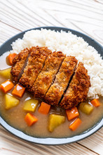 Crispy Fried Pork Cutlet With Curry And Rice