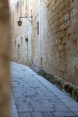 Canvas Print - Picturesque narrow street of medieval town Mdina, Malta