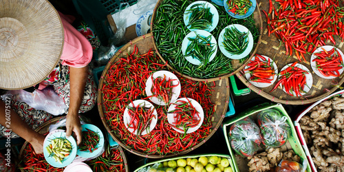 Fotomural Basket of dried chili pepper