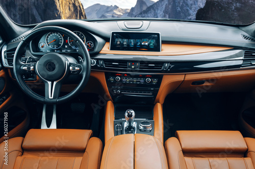 Photo  Modern suv car interior with leather panel, multimedia and dashboard