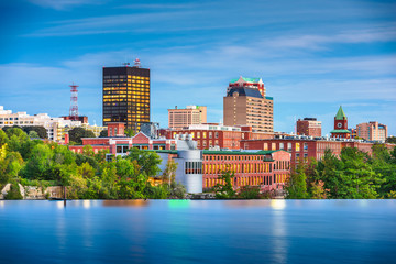 Fototapete - Manchester, New Hampshire, USA Skyline on the Merrimack River