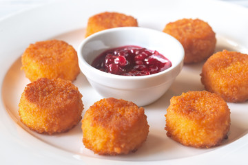 Canvas Print - Camembert nuggets with cranberry sauce