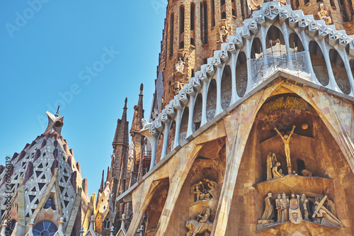 Plakat BARCELONA, HISZPANIA-19 MAJA 2018: Bazylika i Świątynia Ekspiacyjna Sagrada Familia w Barcelonie