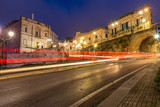 Fototapeta Miasto - Stadt mit Langzeitbelichtung bei Nacht