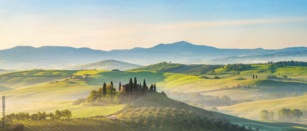 Beautiful foggy landscape in Tuscany, Italy - obrazy, fototapety, plakaty 